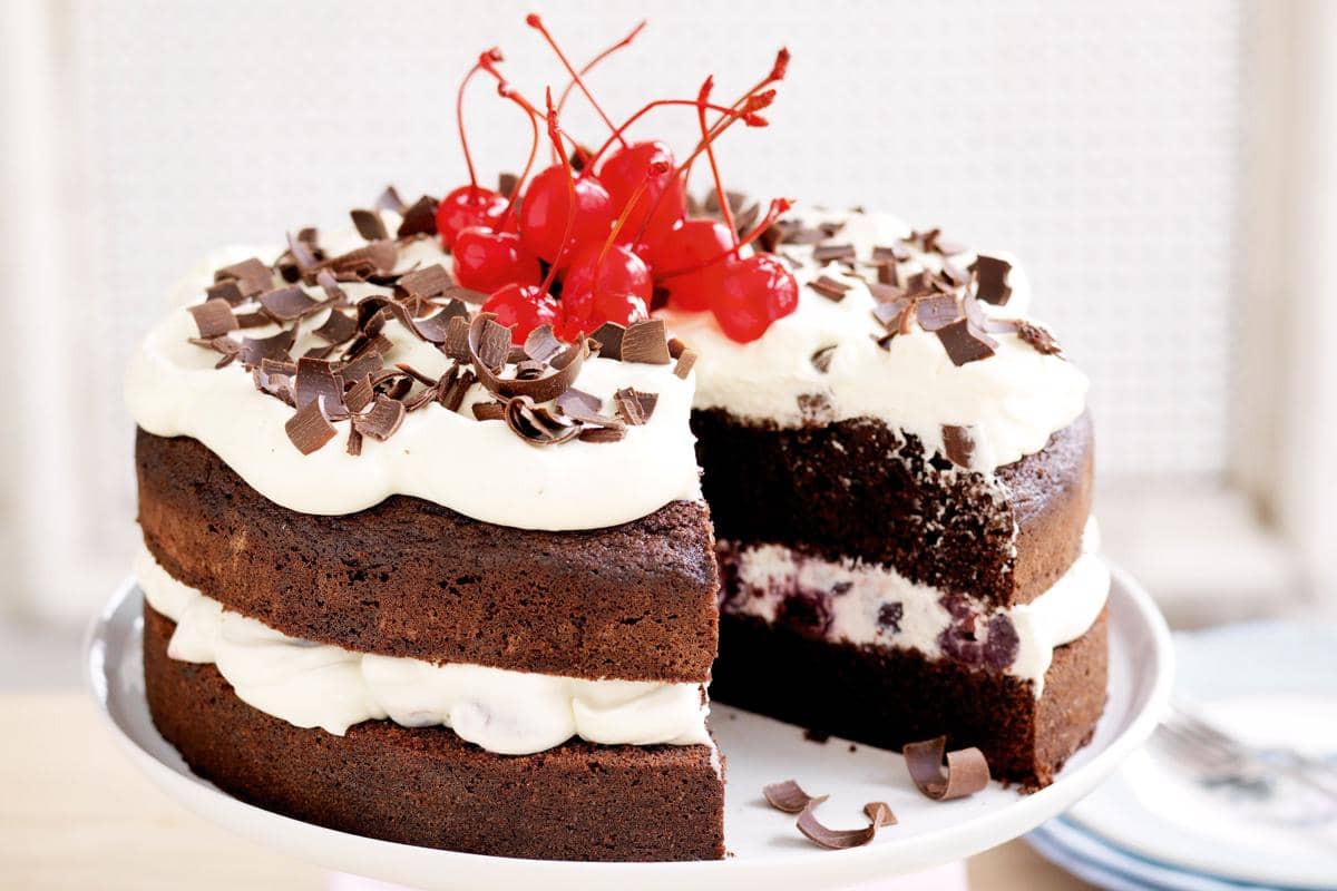 https://cdn.idntimes.com/content-images/post/20170801/black-forest-cake-92535-1-2602e4df9d8252fd4c51a45df1fcf4cf.jpeg