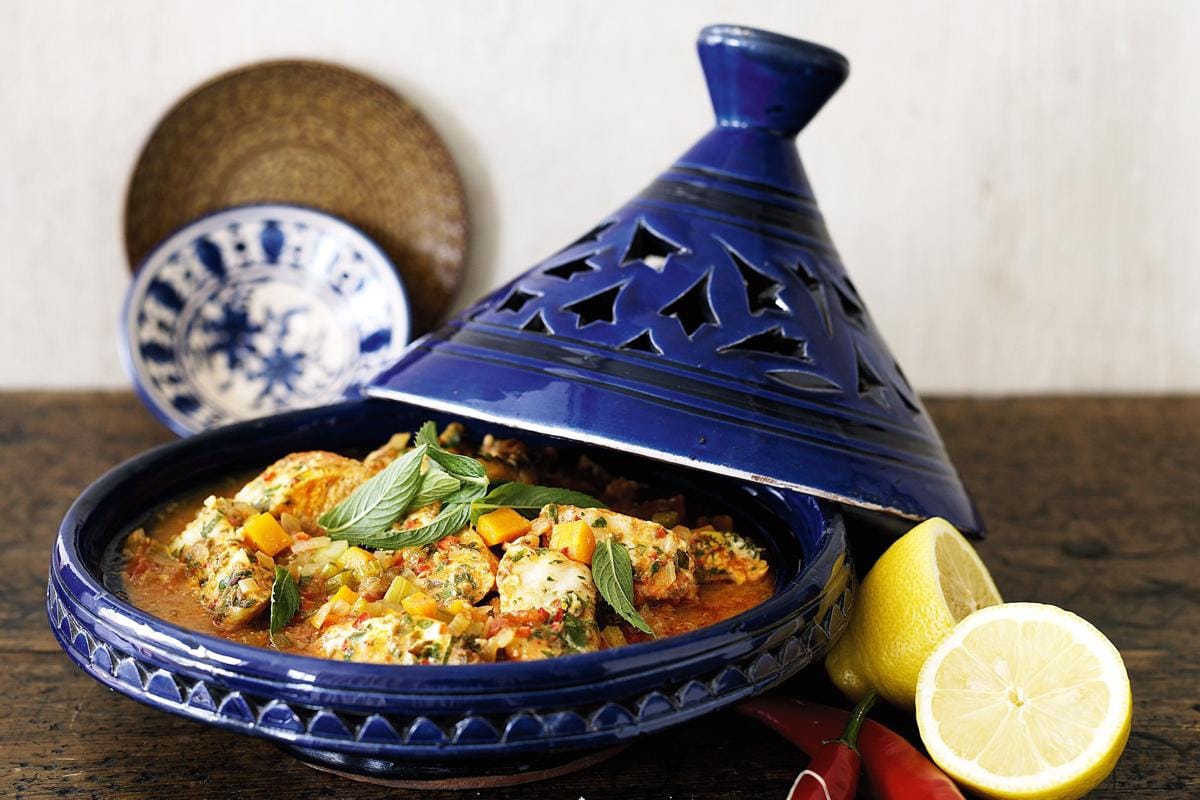 https://cdn.idntimes.com/content-images/post/20170620/chermoula-fish-tagine-79943-1-bcf44ef1aae8771265ee336a23b84bbf.jpeg