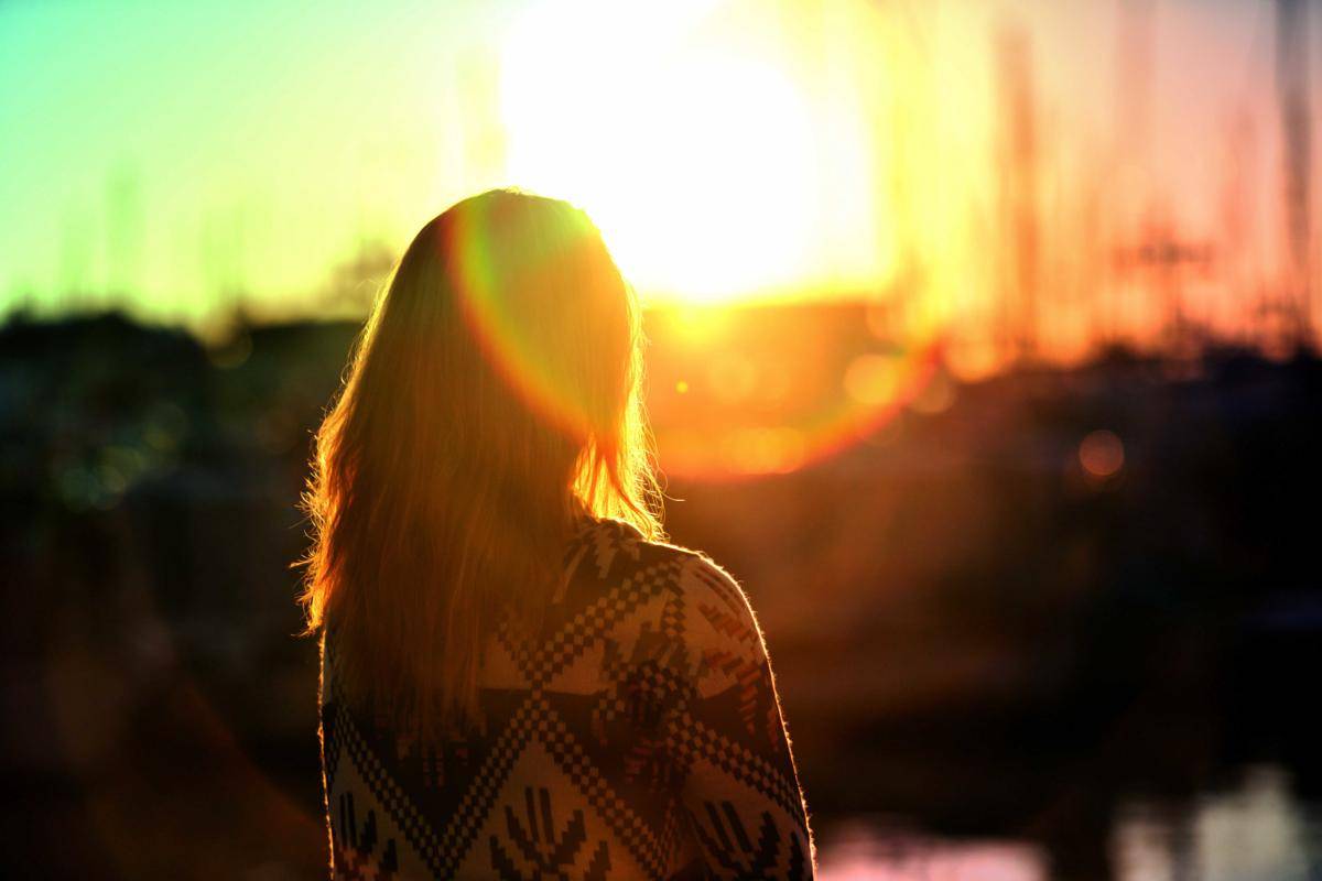 https://cdn.idntimes.com/content-images/post/20160527/cute-sad-girl-images-820869add76978d0f22f4d82a4116b58.jpg