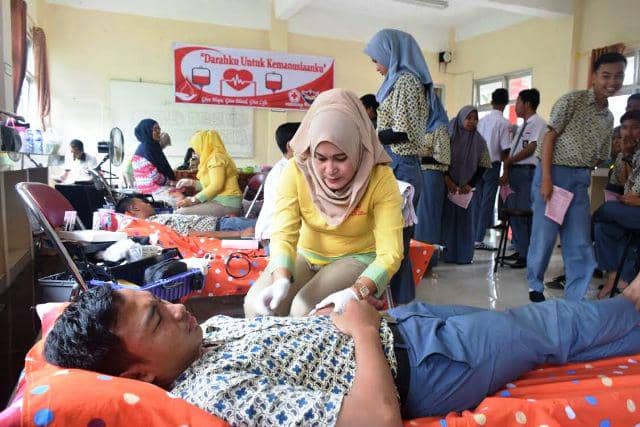 https://cdn.idntimes.com/content-images/post/20170615/donor-darah-5-18b4a78a5ef0fc4580af1f0c0a07b560.jpg