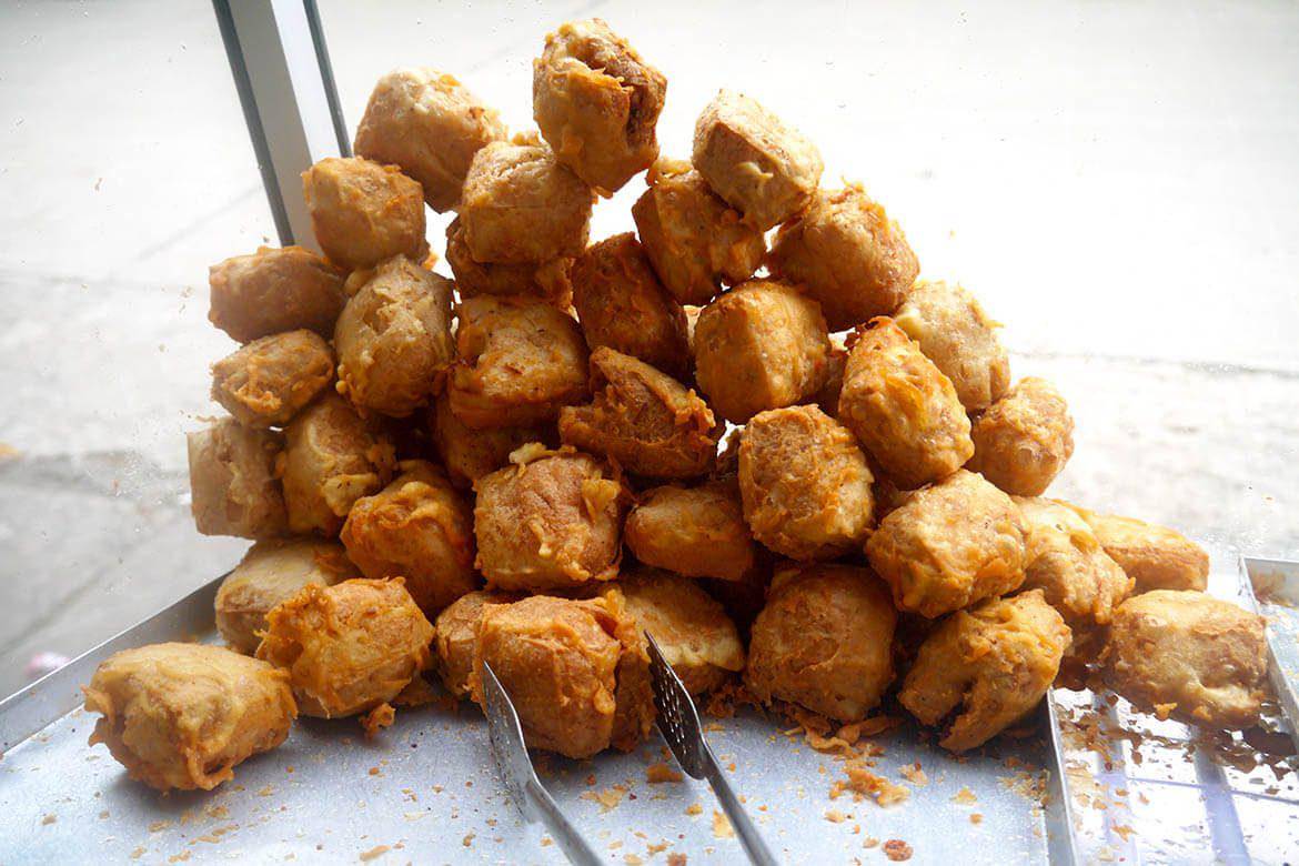 https://cdn.idntimes.com/content-images/post/20170615/editors-note-gorengan-hazardously-tasty-1170x780-85053275c6931ea4890f74ecaa9660fc.jpg