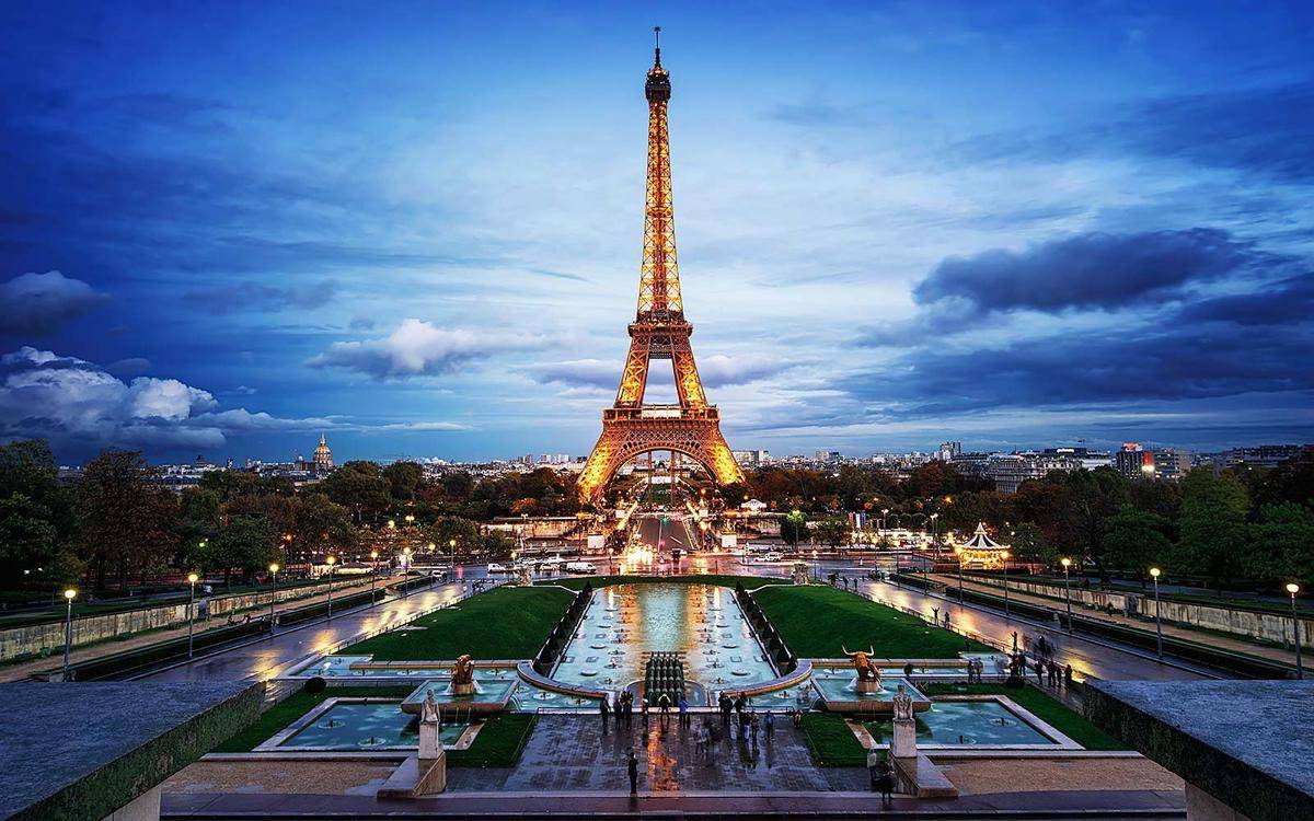 https://cdn.idntimes.com/content-images/post/20170714/eiffel-tower-paris-france-eiffel0217-3016ad268736915055b80ee1edff466d.jpg