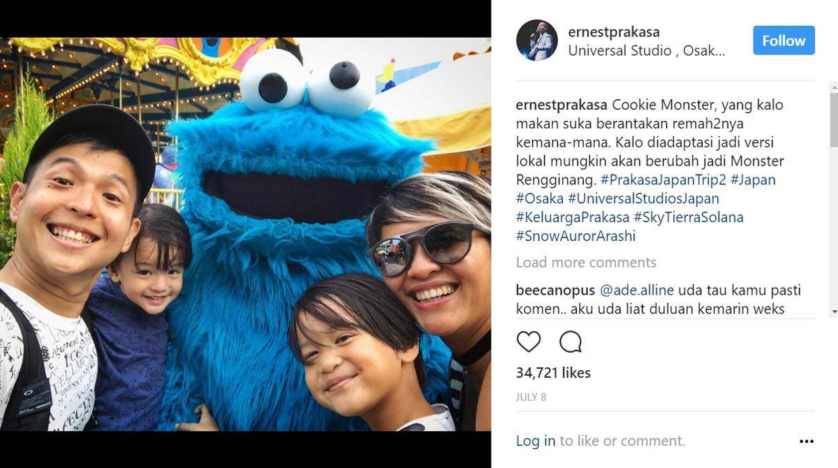 https://cdn.idntimes.com/content-images/post/20170803/ernest-prakasa-liburan-ke-universal-studio-bafb2c0b84bc2065aa19c5411dfa5ea6.jpg