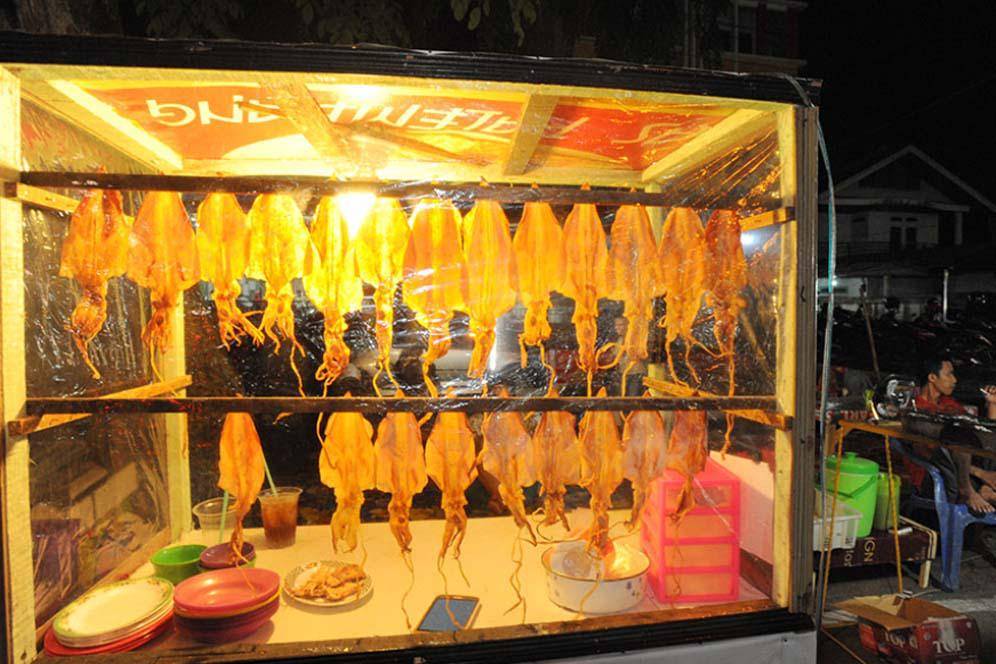 https://cdn.idntimes.com/content-images/post/20170531/foto-sotong-pangkong-kuliner-khas-pontianak-170210u-005-d20212196317a6417f2e4904b97072f8.jpg