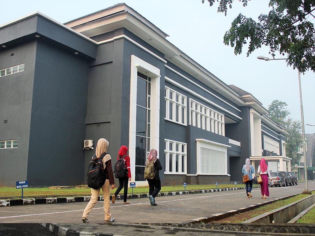 https://cdn.idntimes.com/content-images/post/20170526/gedung-kuliah-4542a19d5d1c828669fb8112ce91417e.jpg