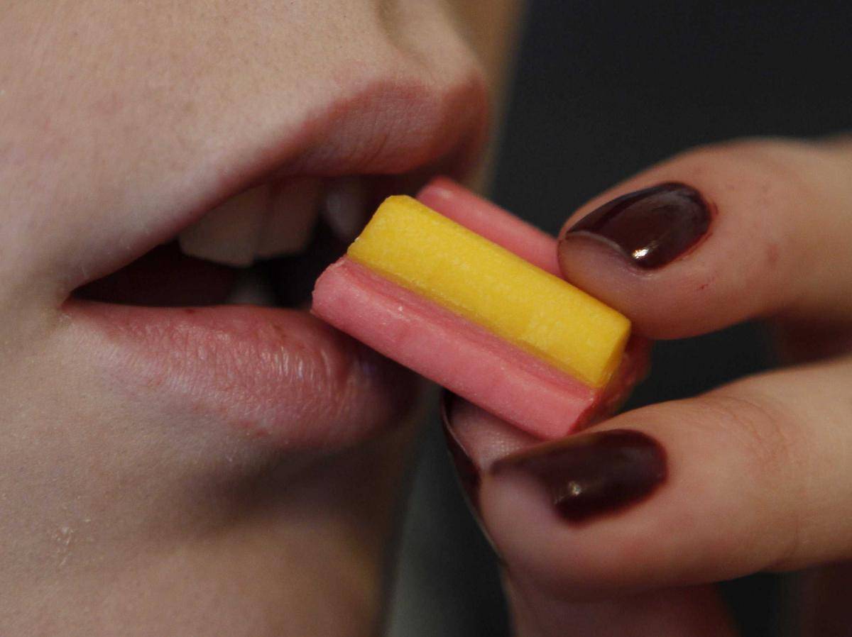 https://cdn.idntimes.com/content-images/post/20170605/gum-sales-have-been-mysteriously-tumbling-for-years-3937fbd6f48b832ca77fae58afb4b1d0.jpg