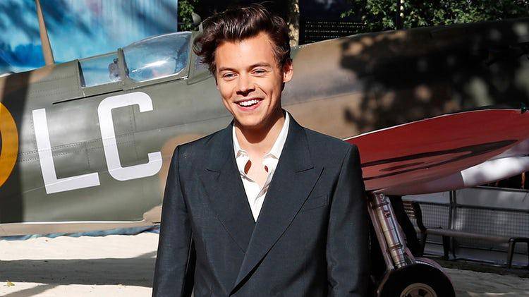 https://cdn.idntimes.com/content-images/post/20170722/harry-styles-dunkirk-premiere-6307fccab6292957df1a3b67a2157ef1.jpg