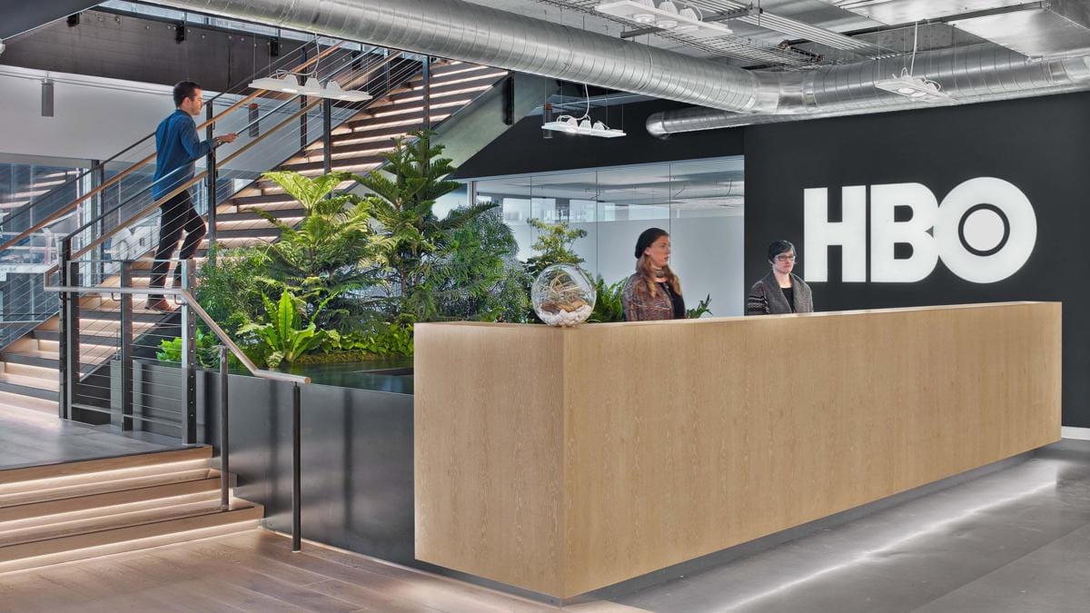 https://cdn.idntimes.com/content-images/post/20170801/hbo-code-labs-rapt-studio-office-interiors-usa-dezeen-2364-hero-39812c4edd25cfd42b443266d87085dd.jpg