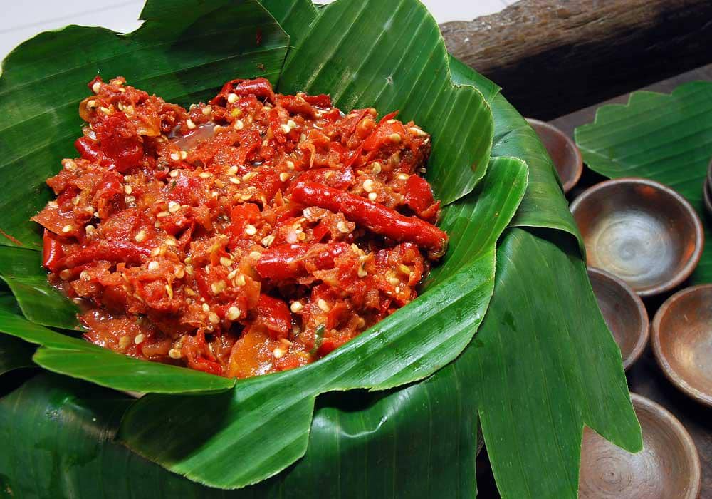 https://cdn.idntimes.com/content-images/post/20170731/hot-spicy-indonesian-sambal-sauce-ba4c51137755a106d87bbdb421fb2f37.jpg