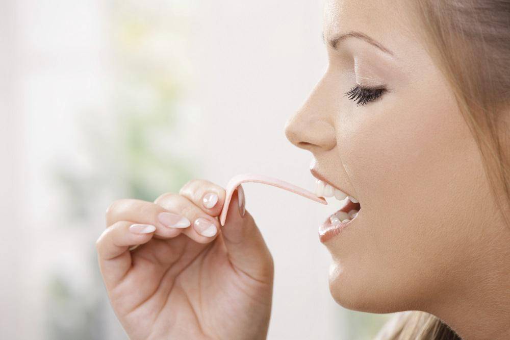 https://cdn.idntimes.com/content-images/post/20170605/istock-000011743938-large-woman-with-gum-aa4136ef05dd0df39d3cc126abd00434.jpg