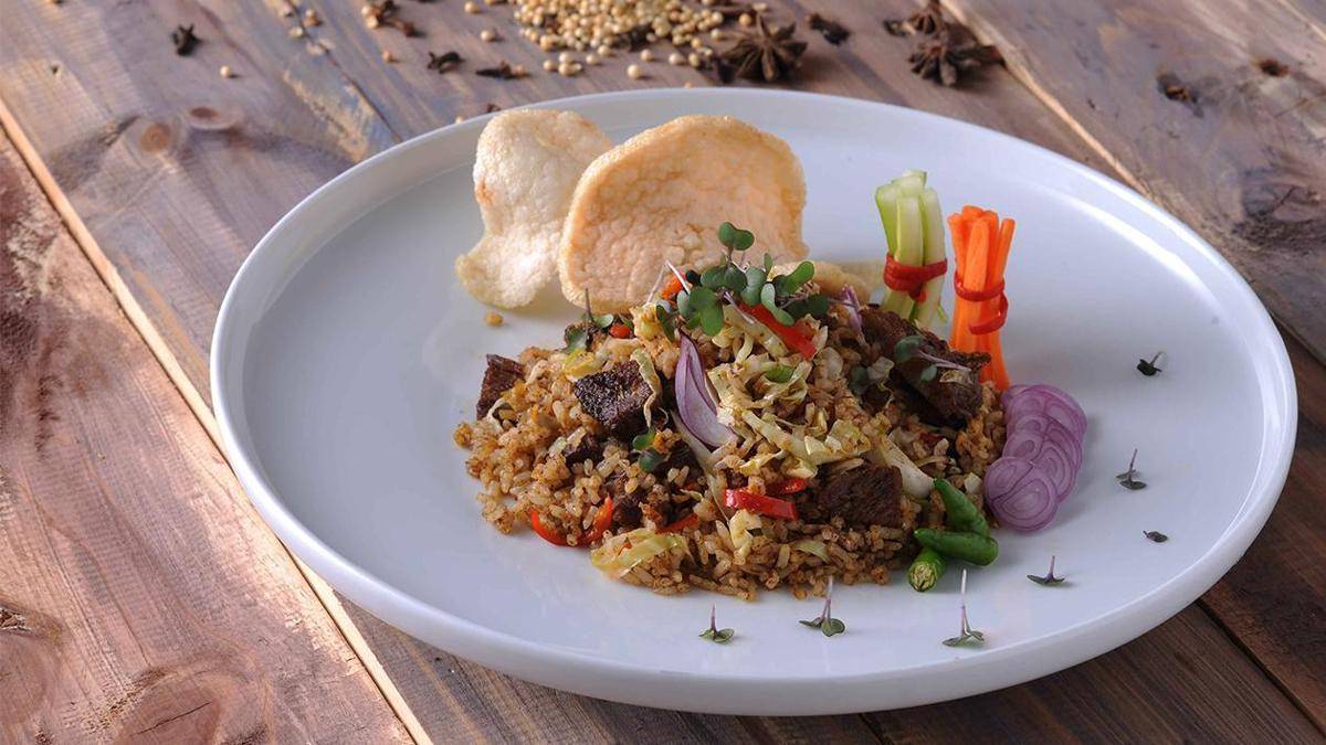 https://cdn.idntimes.com/content-images/post/20170607/kebuli-rice-50243905-09359e3b81dbd1cc14e7ccbff1bd807a.jpg
