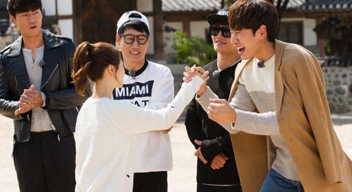 https://cdn.idntimes.com/content-images/post/20170530/lee-kwang-soo-park-bo-young-running-man-8168c0c1f8b3d344dc45e2a4f1cb4af8.jpg