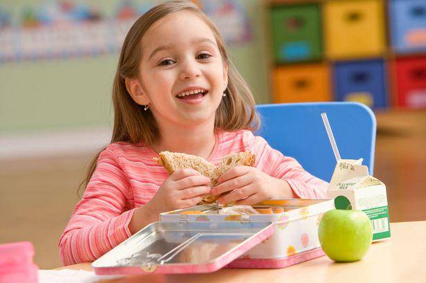 https://cdn.idntimes.com/content-images/post/20170527/lunch1-208caeb9df82d1a69ddd36e700f31dcc.jpg