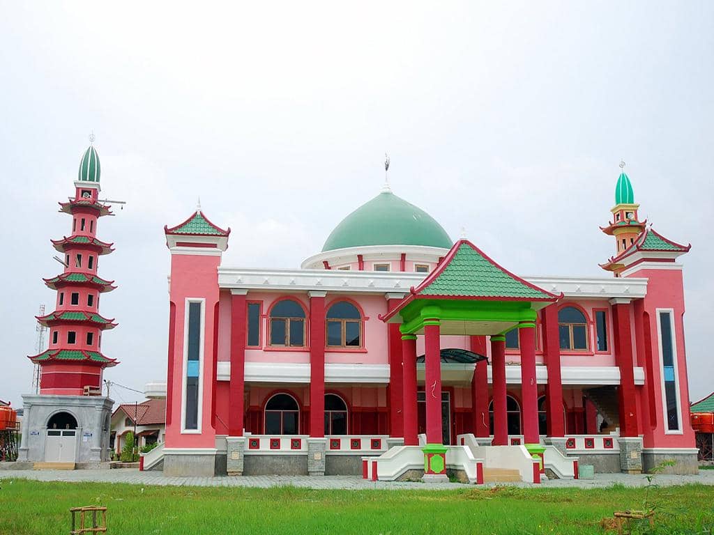 https://cdn.idntimes.com/content-images/post/20170603/masjid-cheng-ho2-b44184daa575046dcef15ad7a15bf85a.jpg