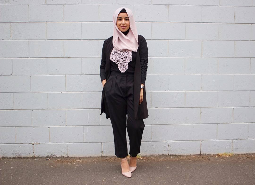 https://cdn.idntimes.com/content-images/post/20170622/meet-the-woman-hijab-ifying-fashion-body-image-1453266557-1163bbb3e5881bf81d45b4e8eb3e739c.jpg