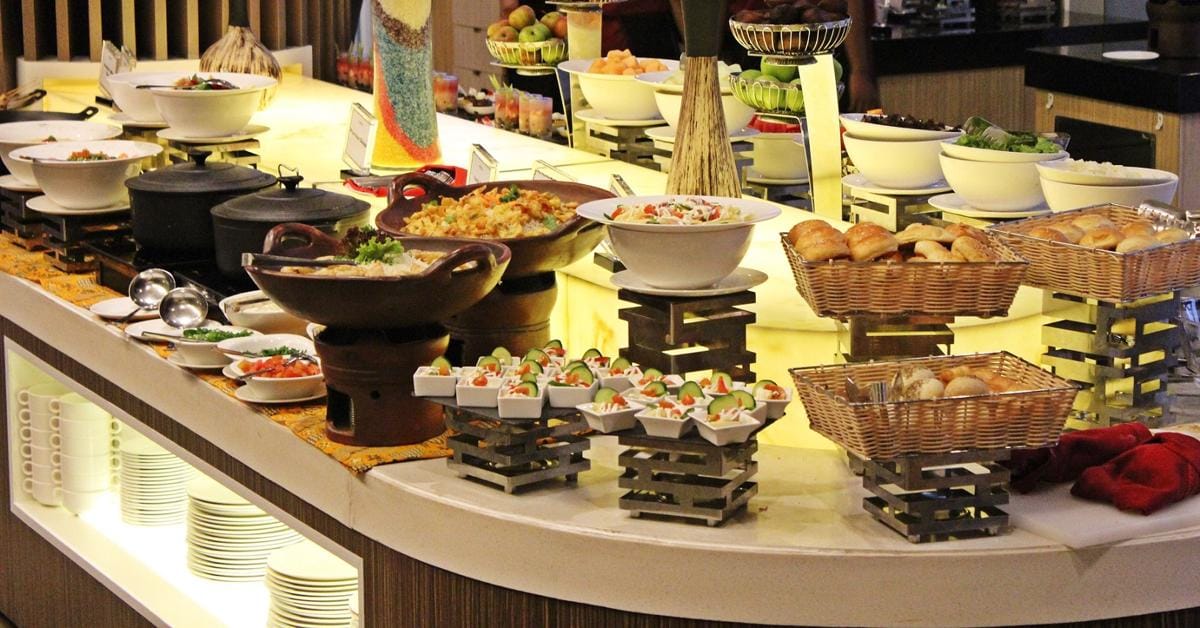 https://cdn.idntimes.com/content-images/post/20170612/mercure-serpong-alam-sutera-buffet-ramadhan-3-2081cac6db2b3a5dcb1e7b04b0289a70.jpg