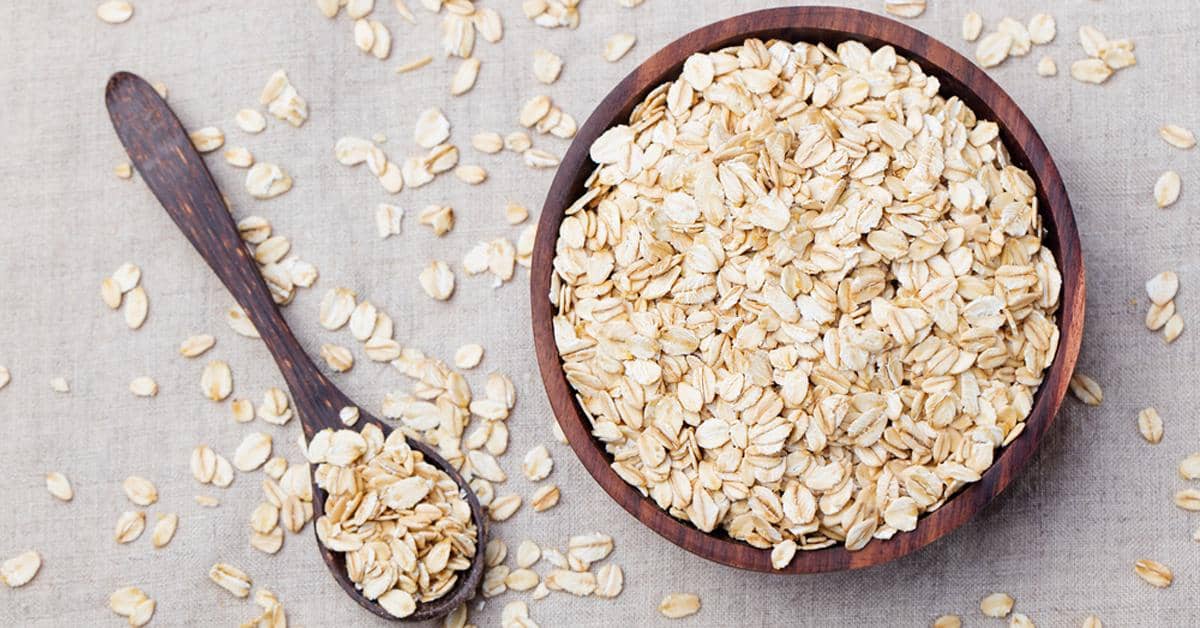 https://cdn.idntimes.com/content-images/post/20170801/oats-in-wooden-bowl-and-on-wooden-spoon-facebook-f033dd7889776a980a015080c483336c.jpg