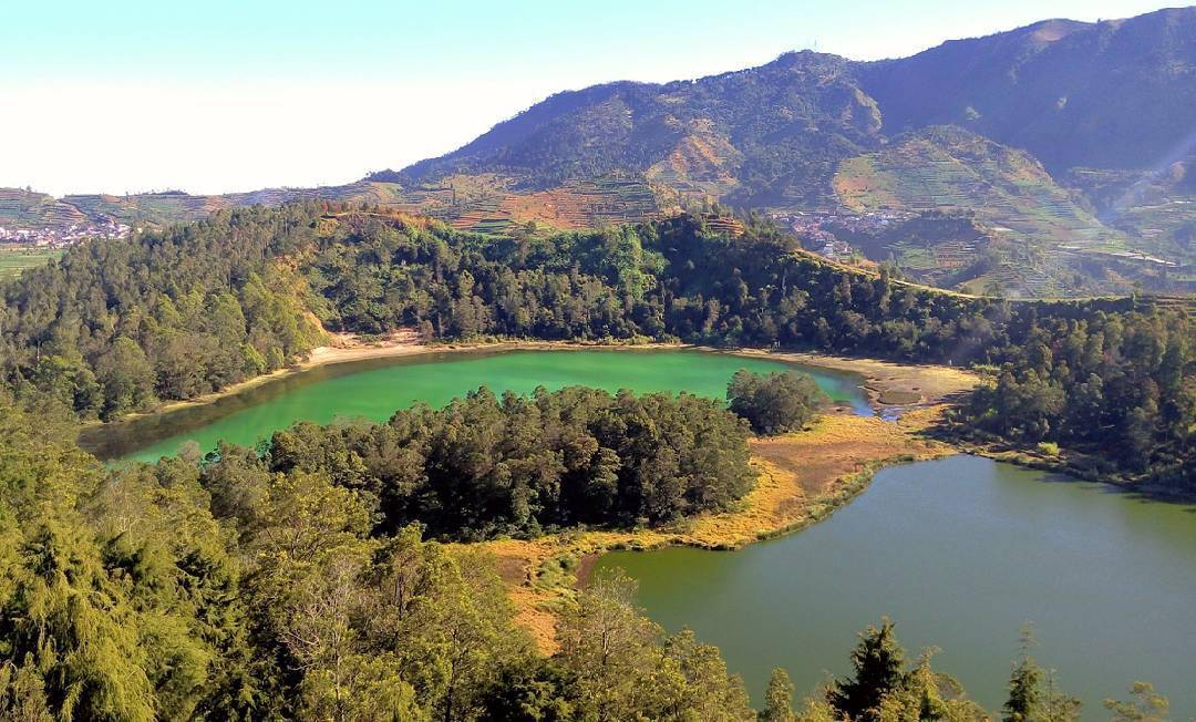 https://cdn.idntimes.com/content-images/post/20170725/obyek-wisata-telaga-warna-dieng-by-icalputih-d293529f52b3f043f21444cb99576dcc.jpg