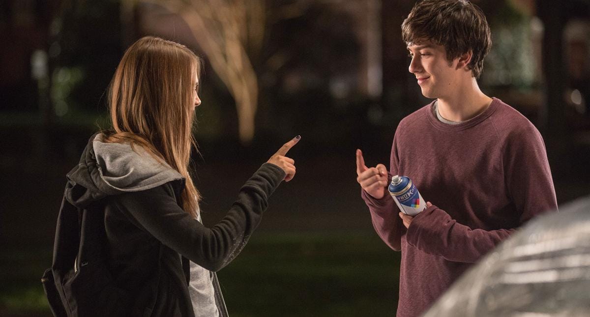 https://cdn.idntimes.com/content-images/post/20170630/papertowns-3-gallery-image-f7f903d77561fcb6803741b58cc3153f.jpg