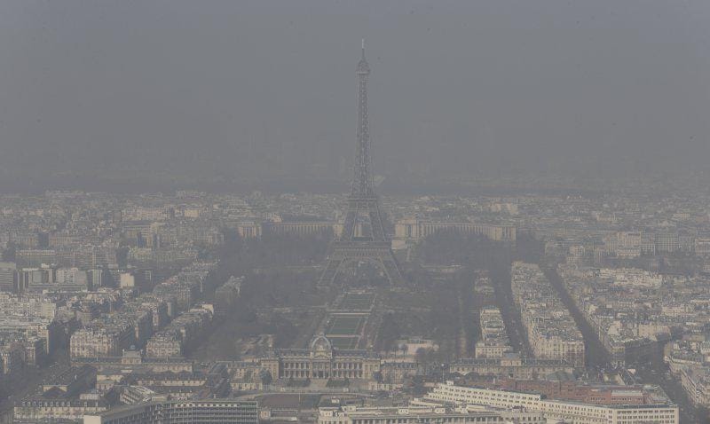 https://cdn.idntimes.com/content-images/post/20170608/paris-air-pollution-1496865282-48582-2f1472eb3afb6f9a16ea581dd3ee7c07.jpg