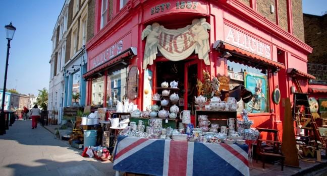 https://cdn.idntimes.com/content-images/post/20170713/portobello-road-market-notting-hill-and-bayswater-london-england-main-b2b031cf67a9e9c559b64bd108e12d3f.jpg
