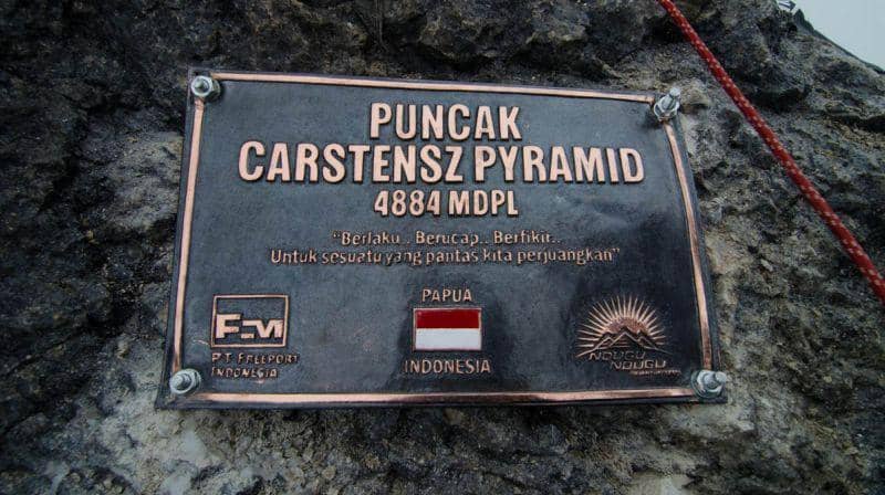 https://cdn.idntimes.com/content-images/post/20170811/puncak-jayawijaya-papua-cartenz-pyramid-fcd3c841e039c5abe93c12b7878572a3.jpg