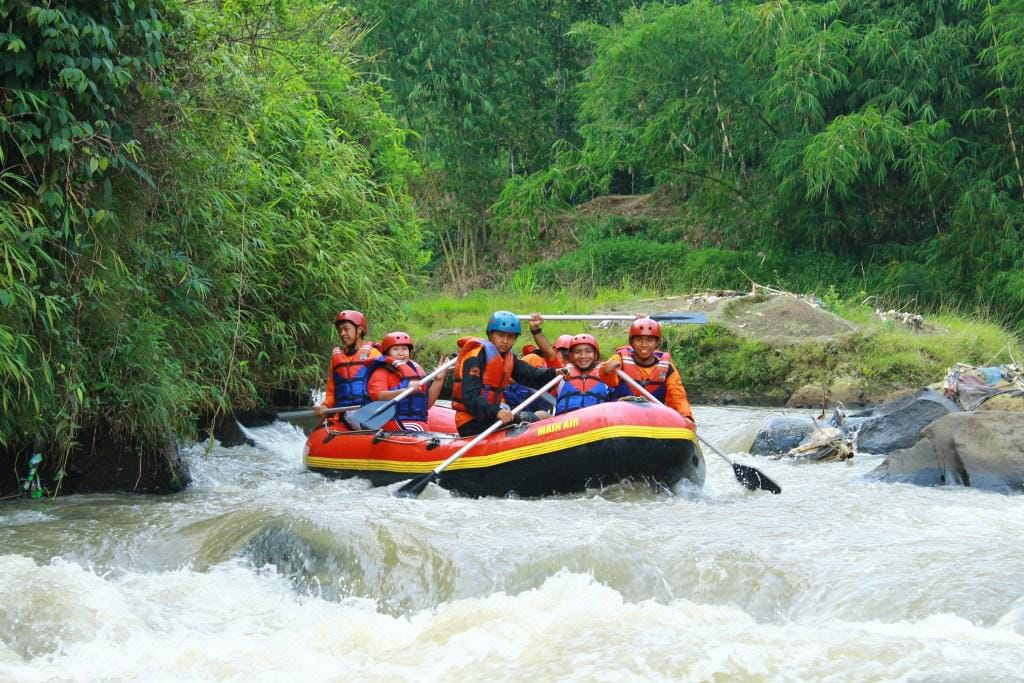 https://cdn.idntimes.com/content-images/post/20170713/rafting-sungai-citarik-jawa-barat-bc67d4695efafb0c55d4729a81688972.jpeg