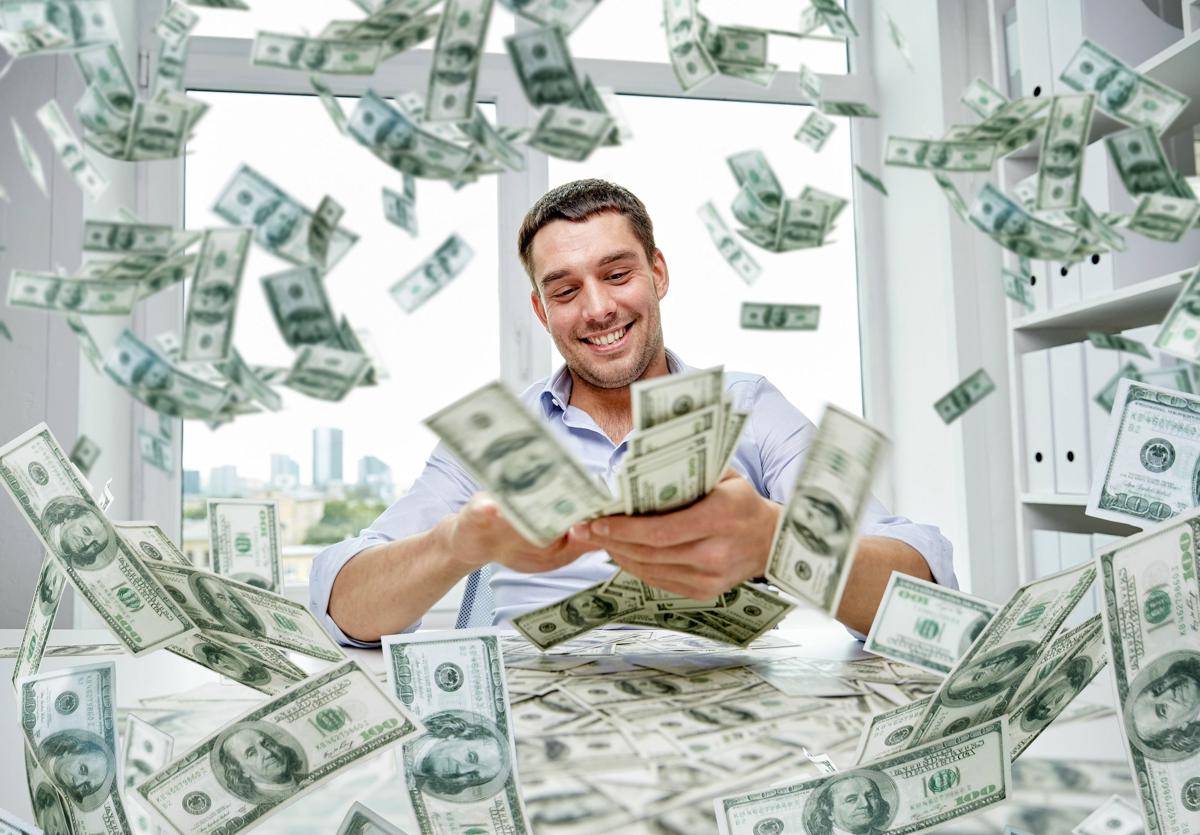 https://cdn.idntimes.com/content-images/post/20170820/raining-money-d55875ed4c269d4364dc41abf7b28a40.jpg