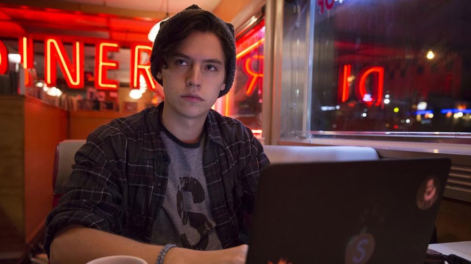https://cdn.idntimes.com/content-images/post/20170807/riverdale-jughead-7bed98b14f1ecafc29505d9bfcd81b7b.jpg