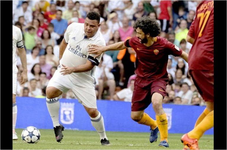 https://cdn.idntimes.com/content-images/post/20170614/ronaldo-de-lima-vs-legenda-as-roma-768x508-f0f5210d4fb911d95241a1d89c966b38.jpg