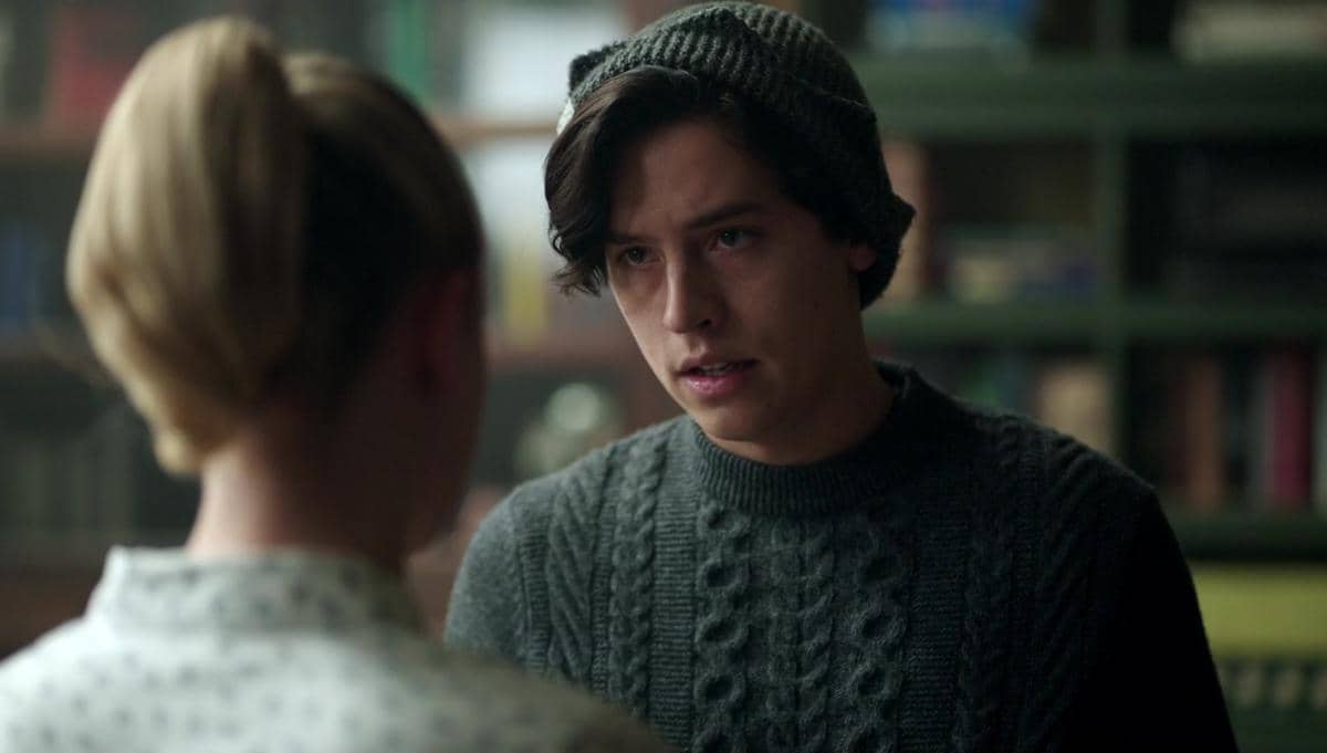 https://cdn.idntimes.com/content-images/post/20170814/season-1-episode-9-la-grande-illusion-betty-jughead-5-782769fc87daa01cc3b5fb5e8f3b0807.jpg