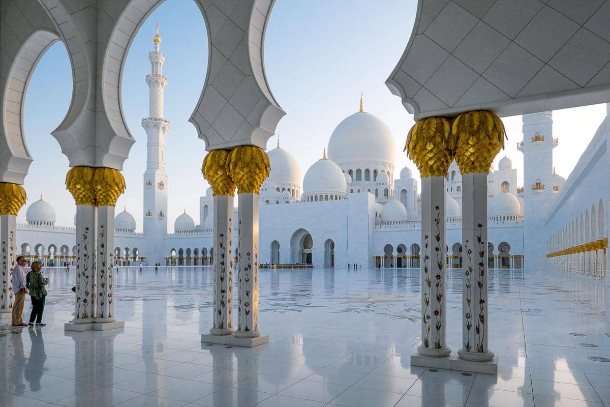 https://cdn.idntimes.com/content-images/post/20170622/sheikh-zayed-grand-mosque6-ea0f71d3b2a33a14d40b5585090ccefe.jpg