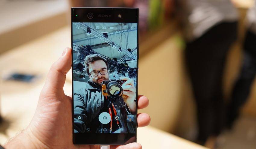 https://cdn.idntimes.com/content-images/post/20170712/sony-xperia-xa1-2e6ad5c112be050e61386b8d8b272d7e.jpg