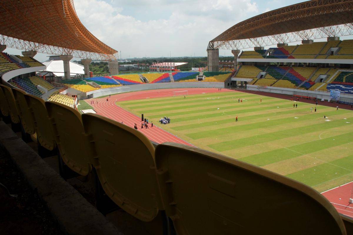https://cdn.idntimes.com/content-images/post/20170609/stadion-utama-wibawa-mukti-acef9ebef3dfcb928e9aea1a6b2f4d0d.jpg