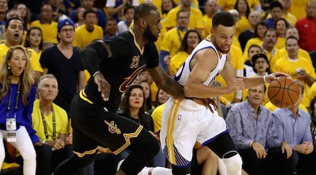 https://cdn.idntimes.com/content-images/post/20170607/steph-lebron-dribble-6872a3bed68ac84f57e3db0fba3e4010.jpg
