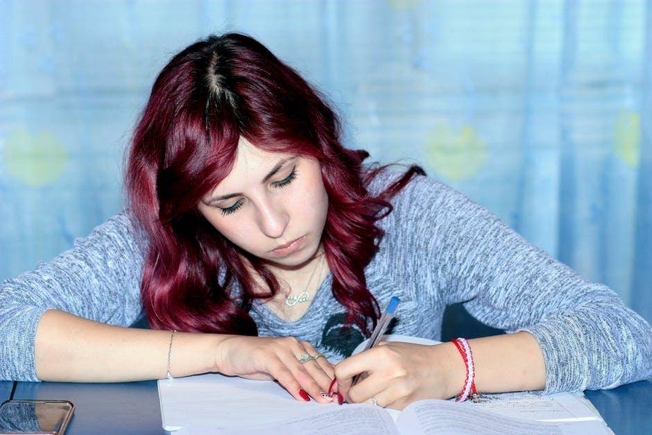 https://cdn.idntimes.com/content-images/post/20170527/study-girl-writing-notebook-159810-7b105451021322665b053106a5a07ece.jpeg
