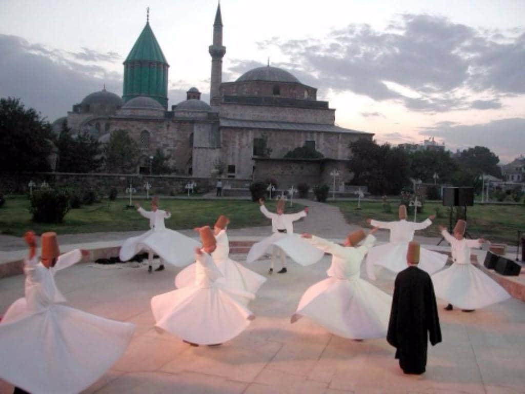 https://cdn.idntimes.com/content-images/post/20170608/tari-sufi-teknik-fe949bb331f9720b24ce2118b3178a72.jpg