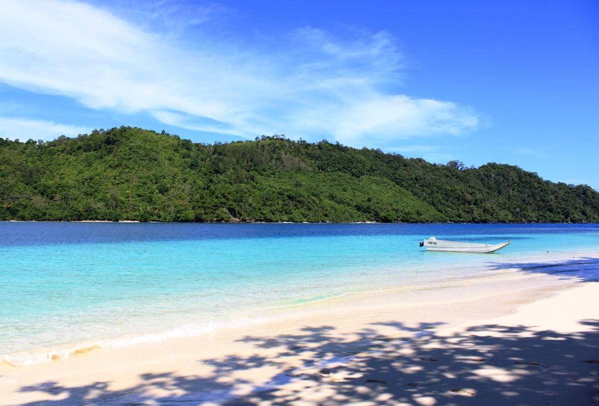 https://cdn.idntimes.com/content-images/post/20170706/teluk-kiluan-2-82f3a37bdca3b8e049f3511ea240d4e2.jpg