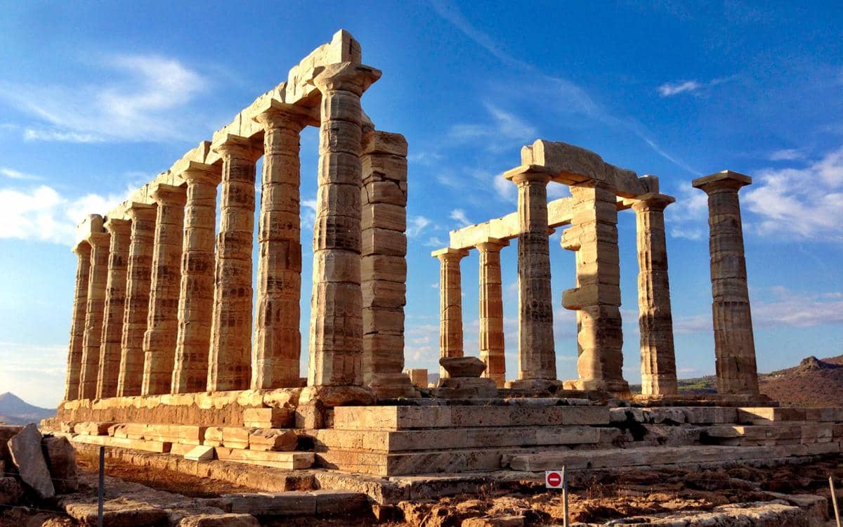 https://cdn.idntimes.com/content-images/post/20170720/temple-of-poseidon-974cb9f1c5383c8fc92bc9cf801cb319.jpg