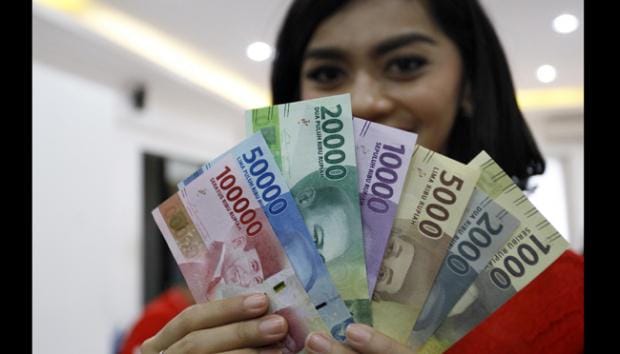 https://cdn.idntimes.com/content-images/post/20170524/uang-baru-b98fedb11059aebaf5abd4abab9f81ce.jpg