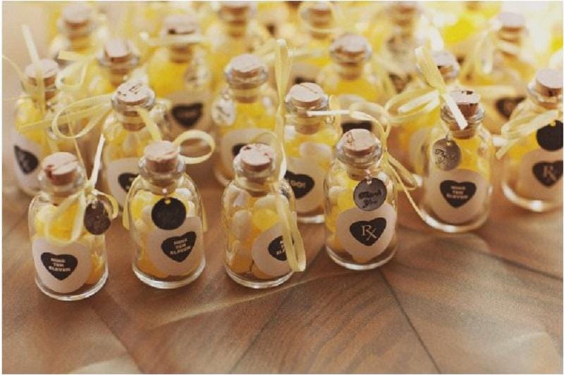 https://cdn.idntimes.com/content-images/post/20170704/unique-wedding-favors-530761-852fc935a8b1d5c60735baa7e41f2012.jpg