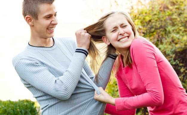 https://cdn.idntimes.com/content-images/post/20170627/why-a-sister-brother-relationship-is-the-most-beautiful-bond-in-the-world-14-october-20151-626x386-d298149bda857a8acf39e1374db614ce.jpg