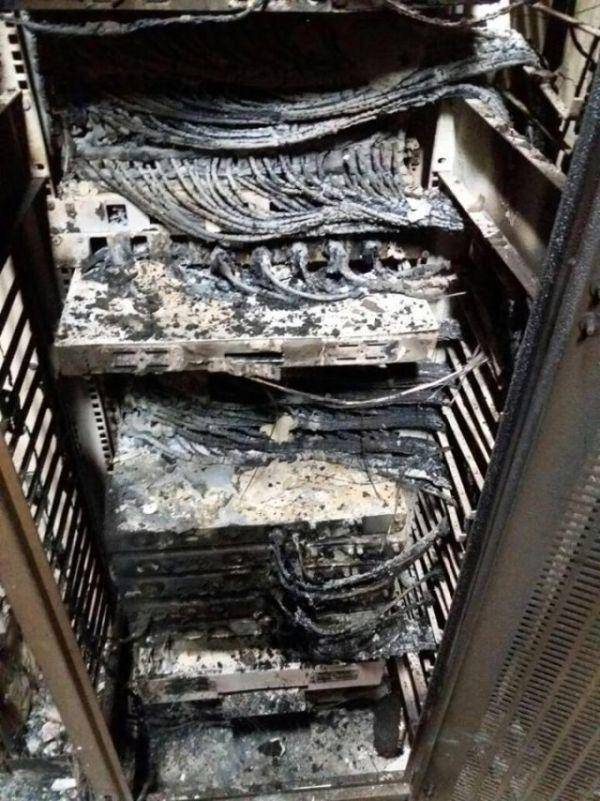 Gambar server rusak